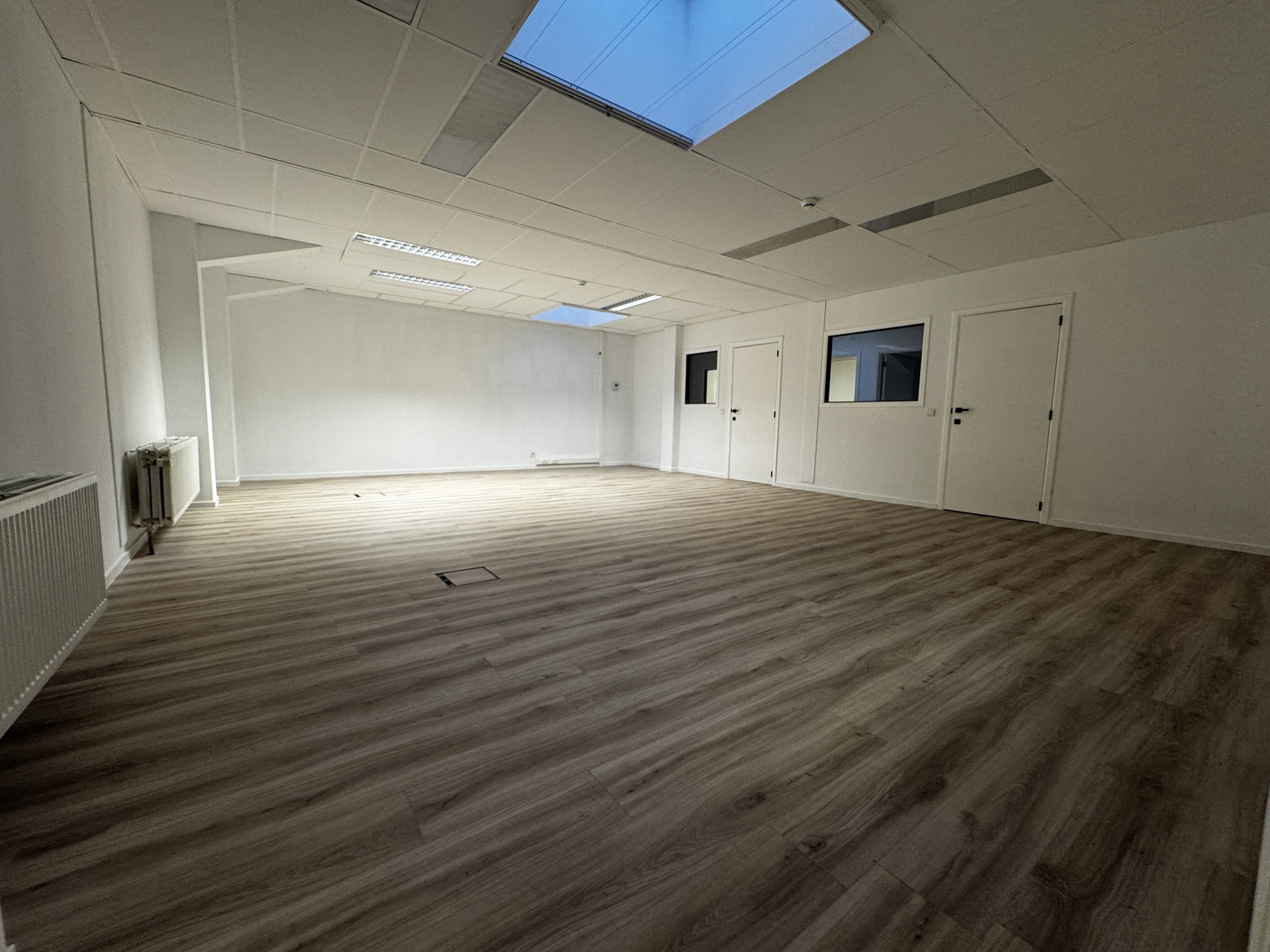 Kantoorruimte met 4 individuele kantoren en keuken 281m² - foto 3
