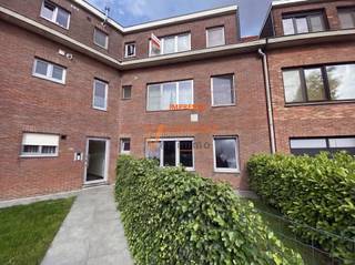 Gelijkvloers appartement/studio met 1 slaapkamer in rustige straat te SchotenOp zoek naar een betaalbare woonst of een slimme investering?In de...