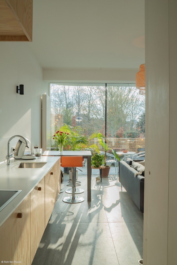 Éenslaapkamerappartement met autostaanplaats en berging! - foto 3