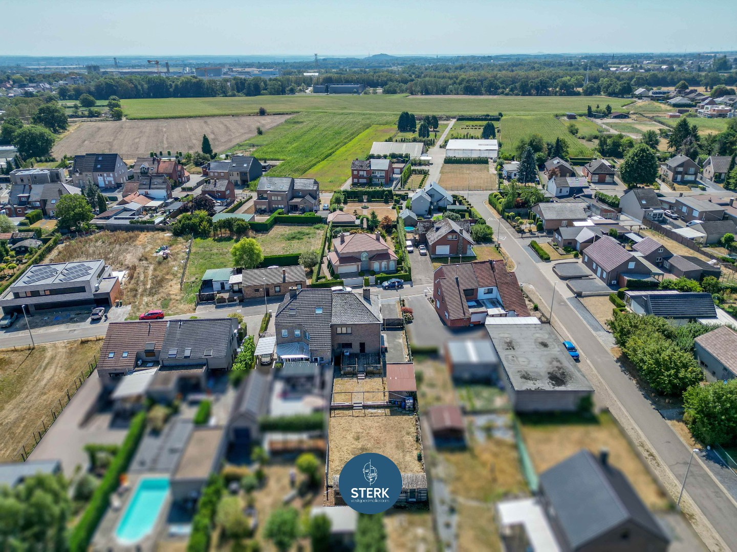 OP TE KNAPPEN GEZINSWONING (206 M²) MET VEEL POTENTIEEL TE LANAKEN ! - foto 4