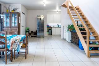 Roeselare, Instapklare duplexwoning te koop in een gezellig woonerf met 2 slaapkamer, betaalbaar wonen !Ben je op zoek naar een toffe woning op een...