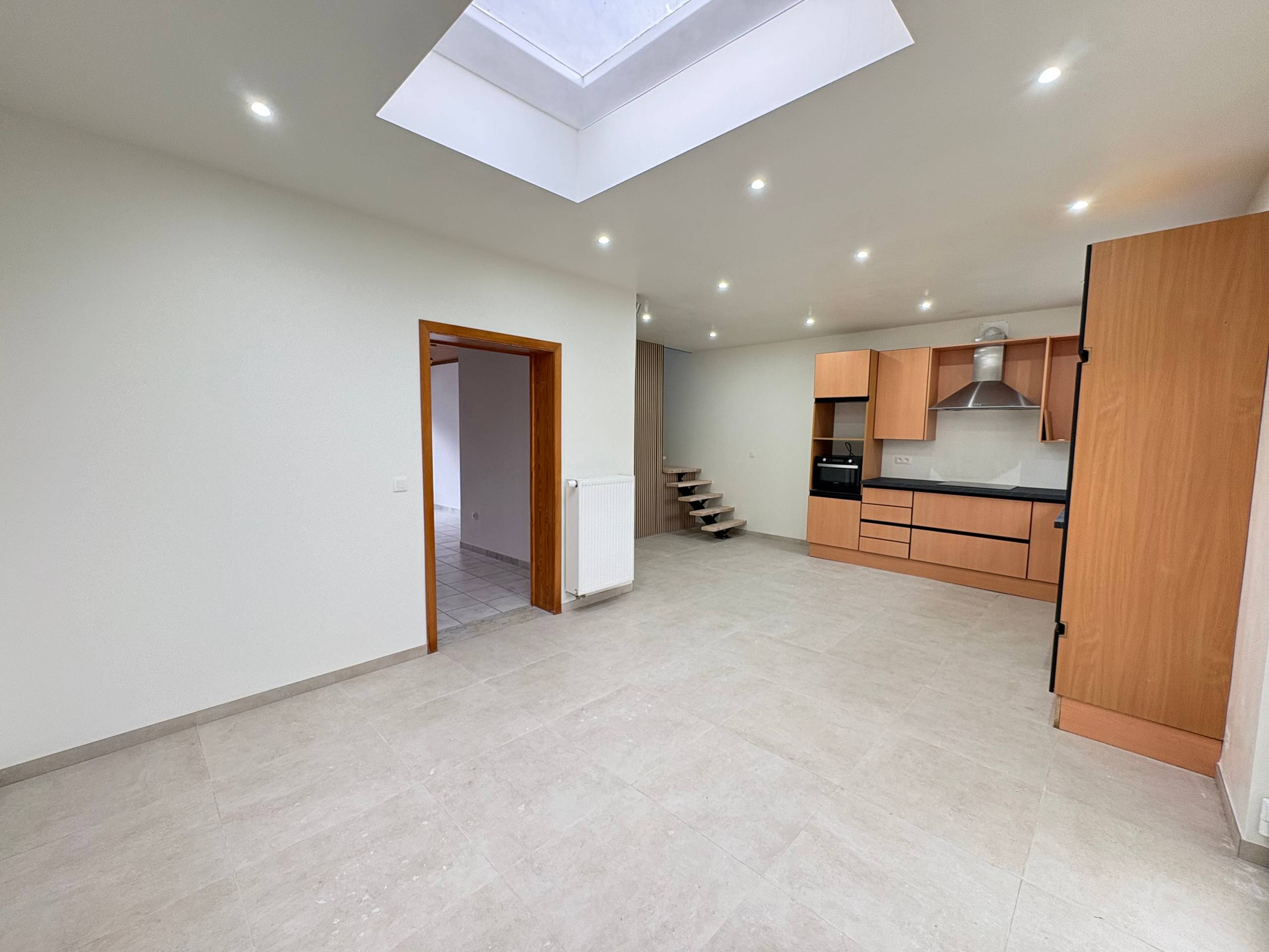 WONING MET 3 SLAAPKAMERS, RUIME ZOLDER EN GARAGE - foto 5