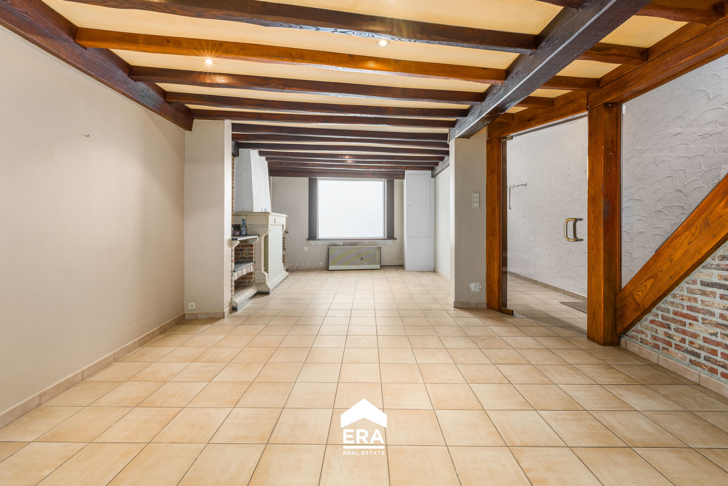 Ruime gezinswoning met 3 slaapkamers in centrum Zwevezele - foto 3