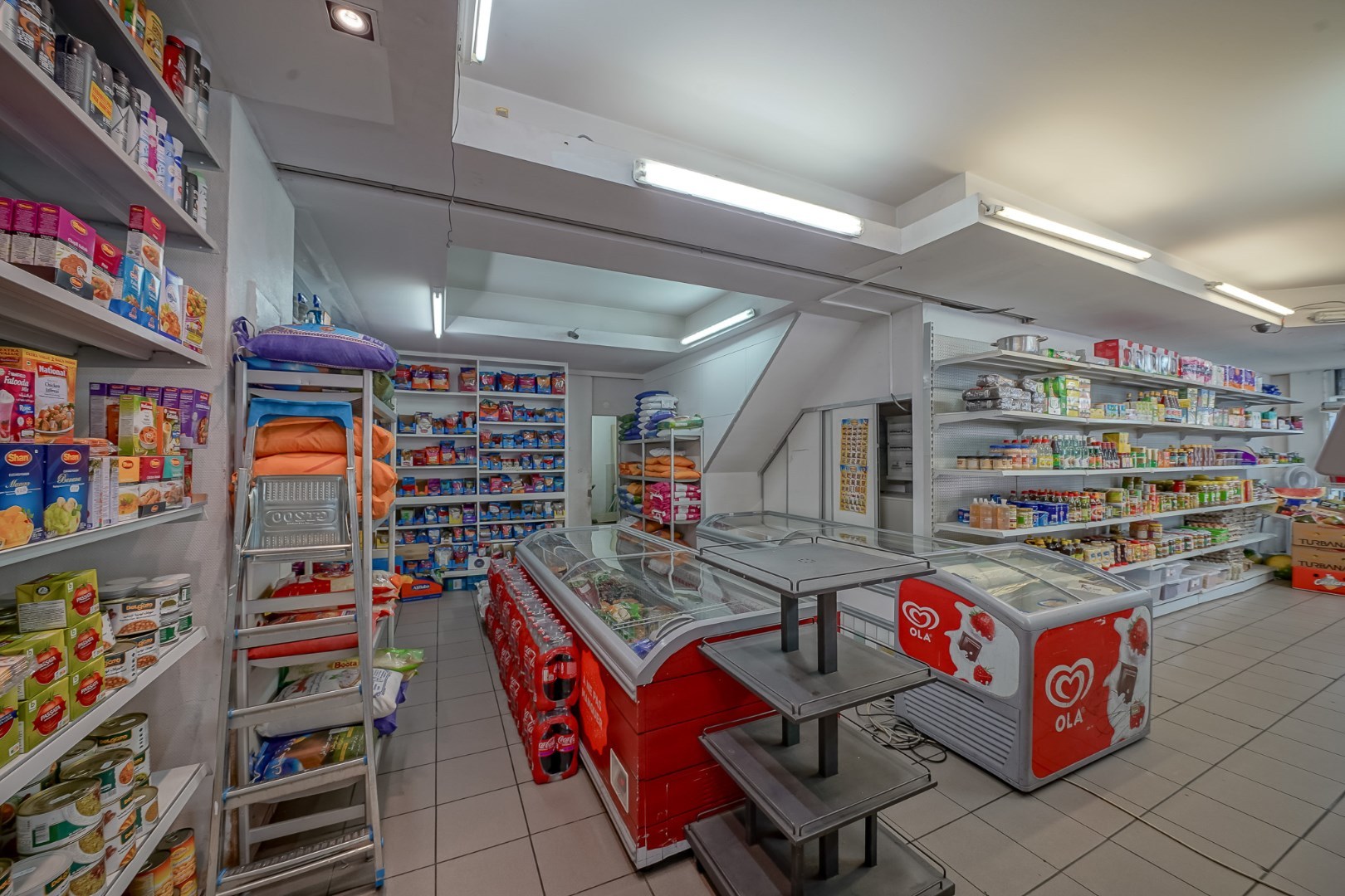 Handelsgelijkvloers met bureauruimte te Oostende - foto 5