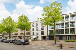 Zeer energiezuinig ruim appartement op supercentrale ligging op wandelafstand van het bruisende centrum van Brasschaat. Het appartement geniet van...