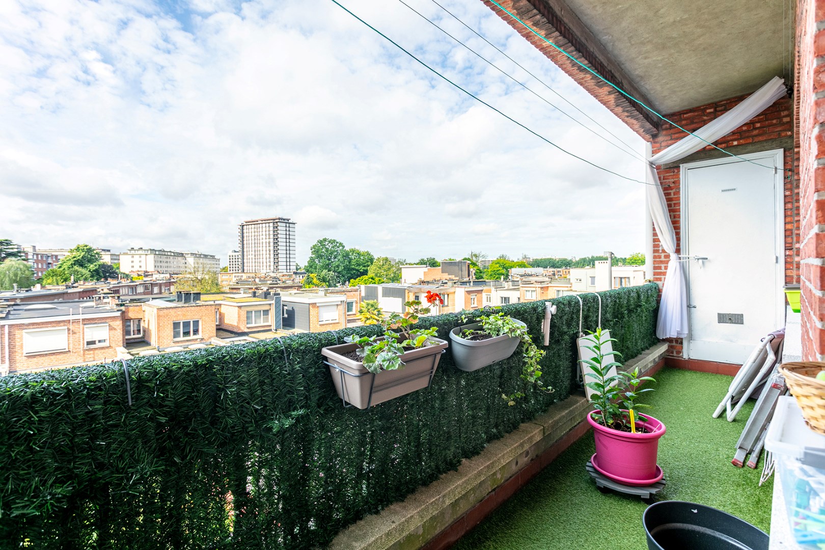 Te renoveren 2-slaapkamer appartement (107m²) met twee terrassen! - foto 2