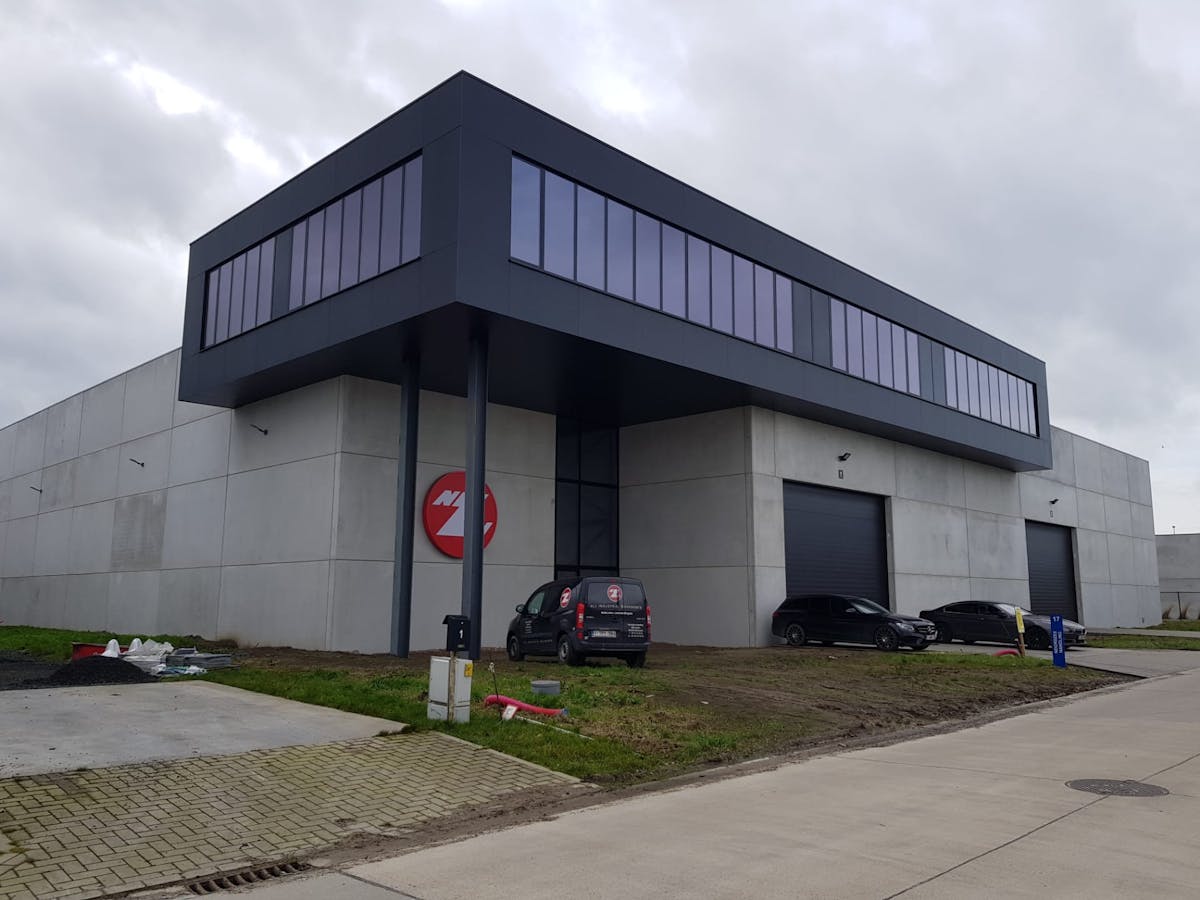 Casco kantoor (450 m²) te Zwevezele, afwerking op maat bespreekbaar! - foto 2