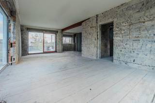 Alleenstaande villa met heel wat mogelijkheden!STARTPRIJS: Elk bod boven deze startprijs, wordt voorgelegd aan de eigenaars, die al dan niet kunnen...