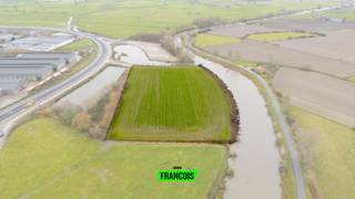 Op zoek naar recreatiegrond te koop in Diksmuide? Ontdek dit uitzonderlijk perceel van ruim 17.000 m², ideaal gelegen langs de nieuwe ringweg...