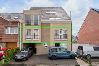 In de Lokerenveldstraat 8 (bus 2) te Aalst, op de eerste verdieping van een kleinschalig gebouw, bevindt zich dit aangename en ruime...