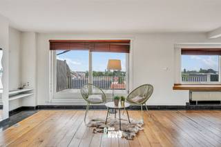 Stijlvolle penthouse op toplocatie!   Op zoek naar een lichtrijke, instapklare penthouse met karakter?Dan is dit unieke appartement absoluut het...