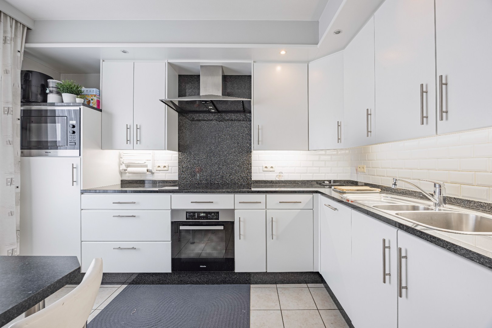 Instapklare, lichtrijke bel-etage woning met ruime garage en terras op centrale ligging - foto 5