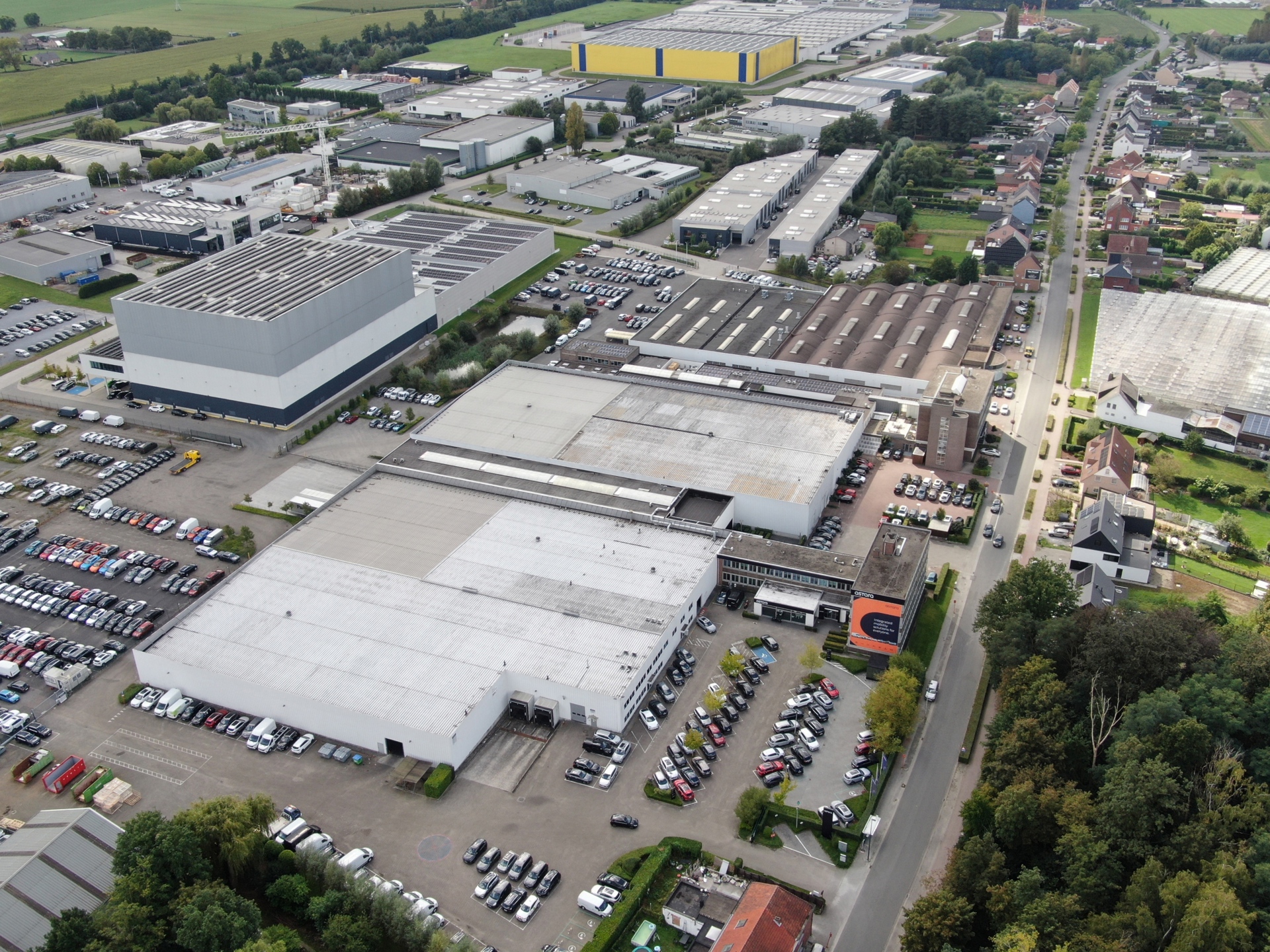 Magazijn 6.000m² te Kontich met 6 los en laadkades - foto 3