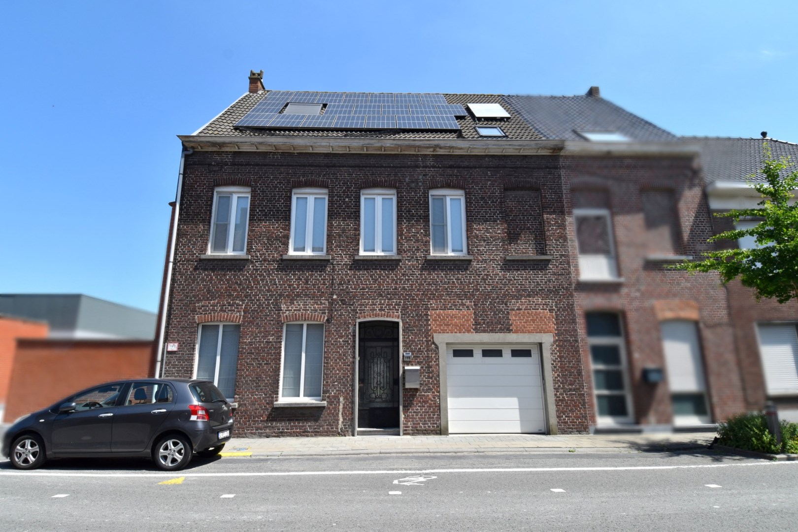 Ruime karaktervolle woning op centrale locatie te Gullegem - foto 1