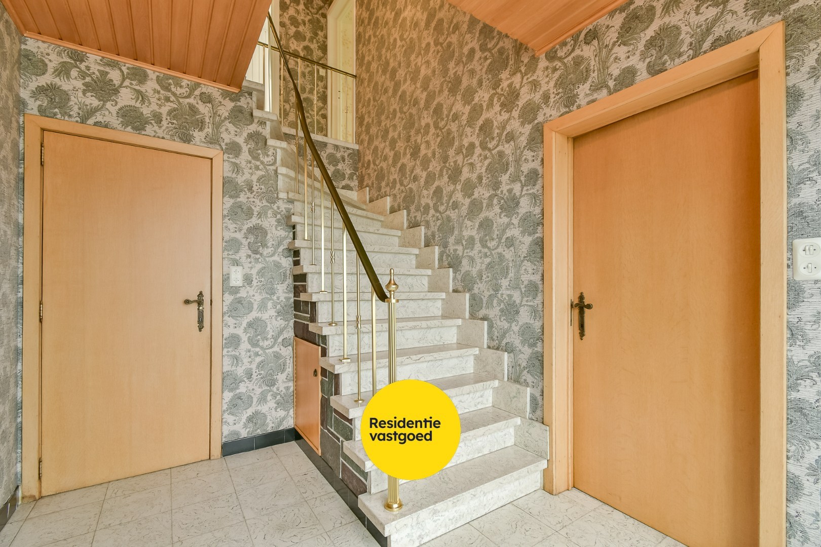 Statige woning met ruime loodsen in Kortemark! - foto 5