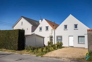 Uitzonderlijk ruime (600 m²) woning in het pittoreske NokereOp zoek naar een unieke woning waar ruimte, groen, flexibiliteit en comfort samenkomen?...