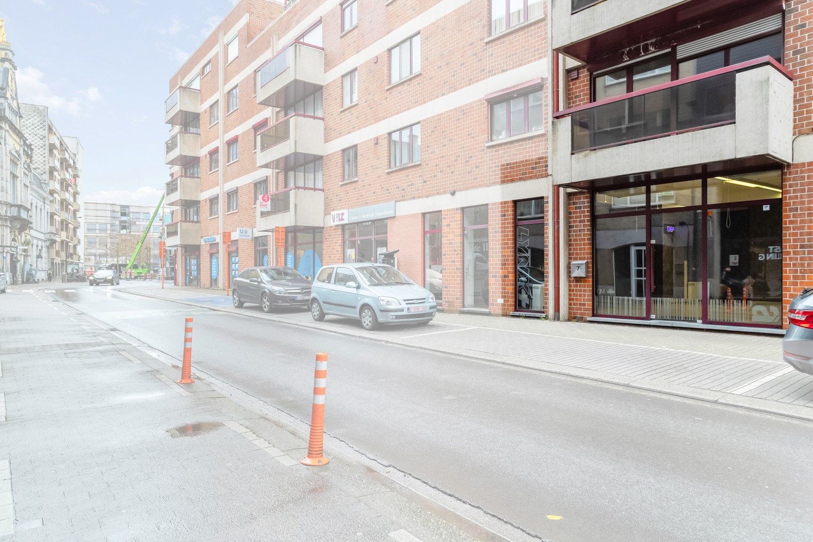 Verhuurd handelspand met parkeermogelijkheid te centrum Roeselare! - foto 4