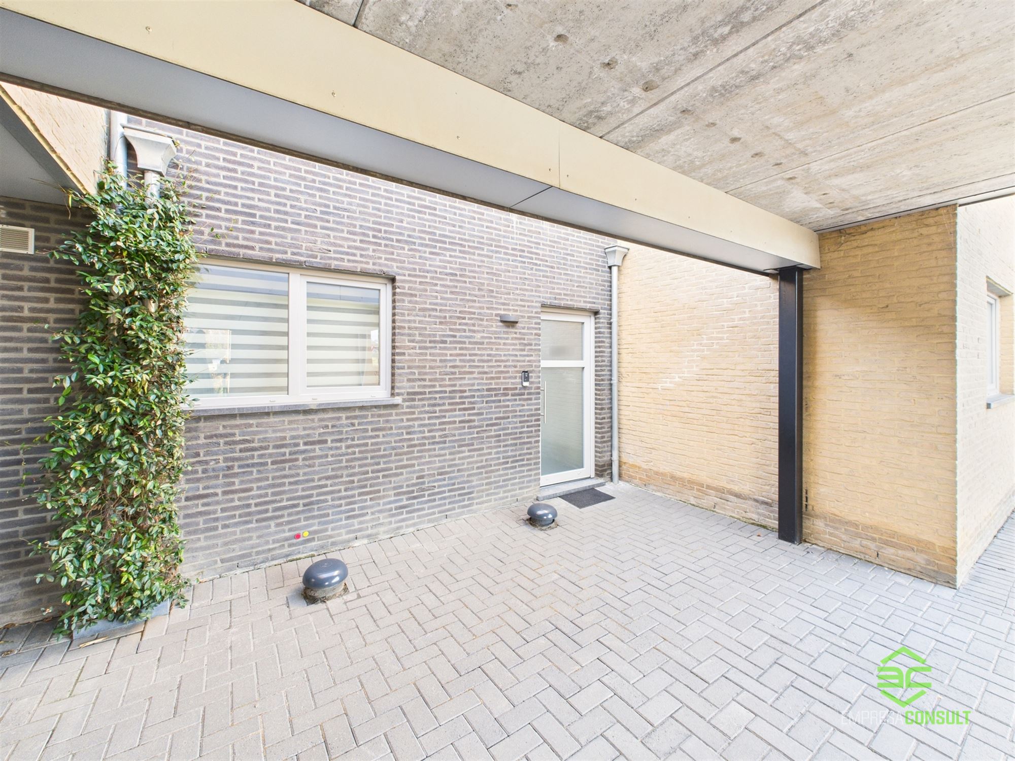 Instapklare gezinswoning met 3 slpk op 1km van het centrum! - foto 2