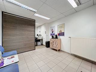 We Invest Malmedy a le plaisir de vous présenter cet espace professionnel idéalement situé en plein cœur de Malmedy, rue de la Tannerie, à deux...