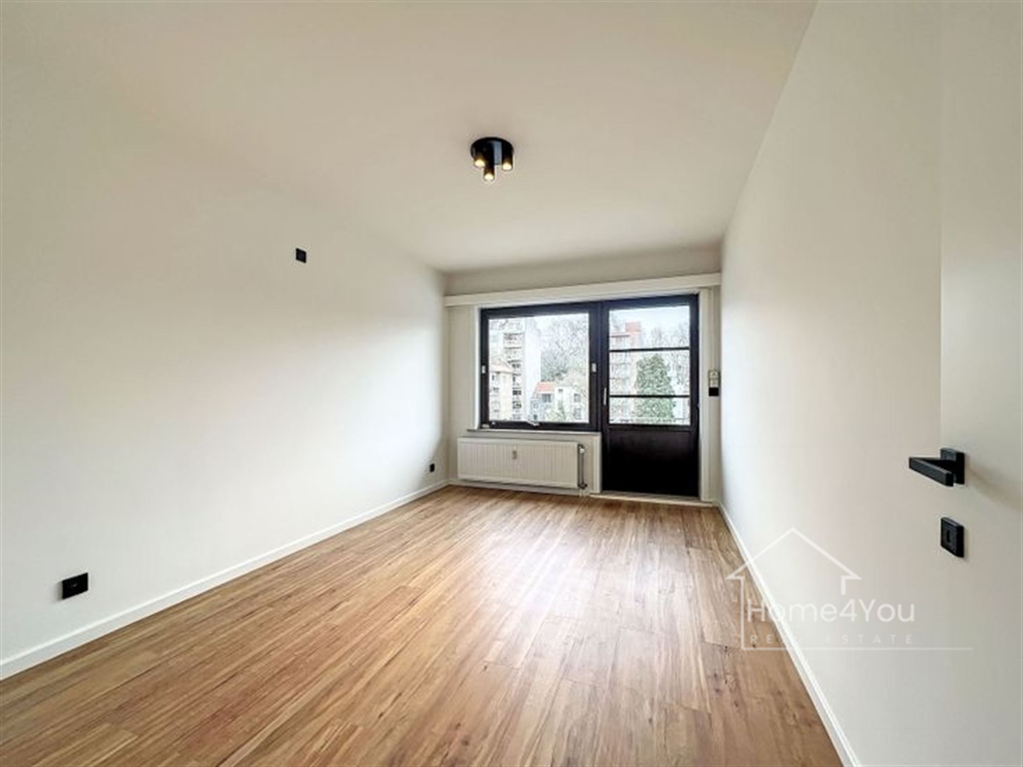Gerenoveerd 2-slpk app. met 2 terrassen & garage in Gent! - foto 5