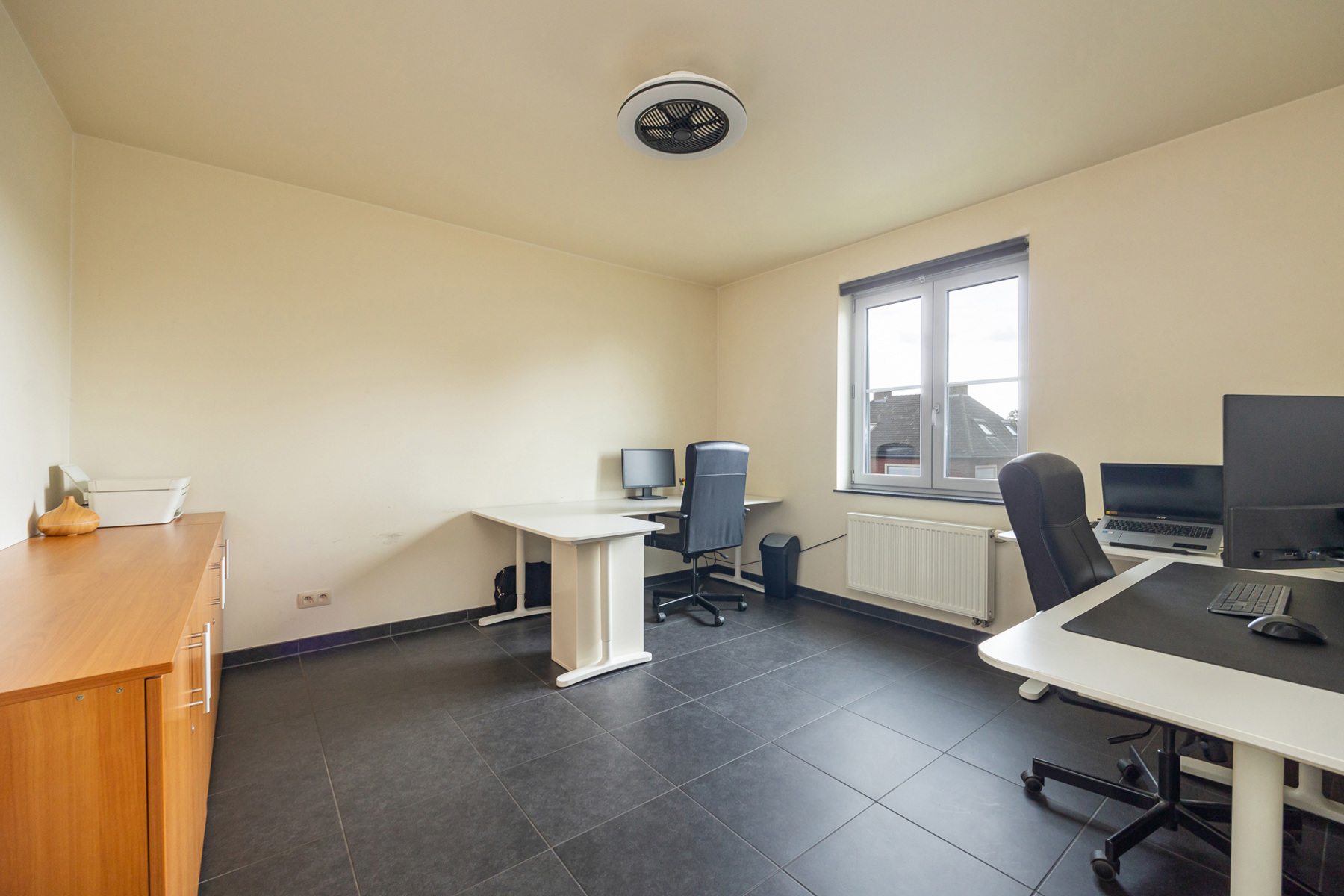 Ruim duplex-appartement (144m²) met 3 slaapkamers, 2 badkamers, 2 terrassen, zolderberging en autostaanplaats. - foto 3