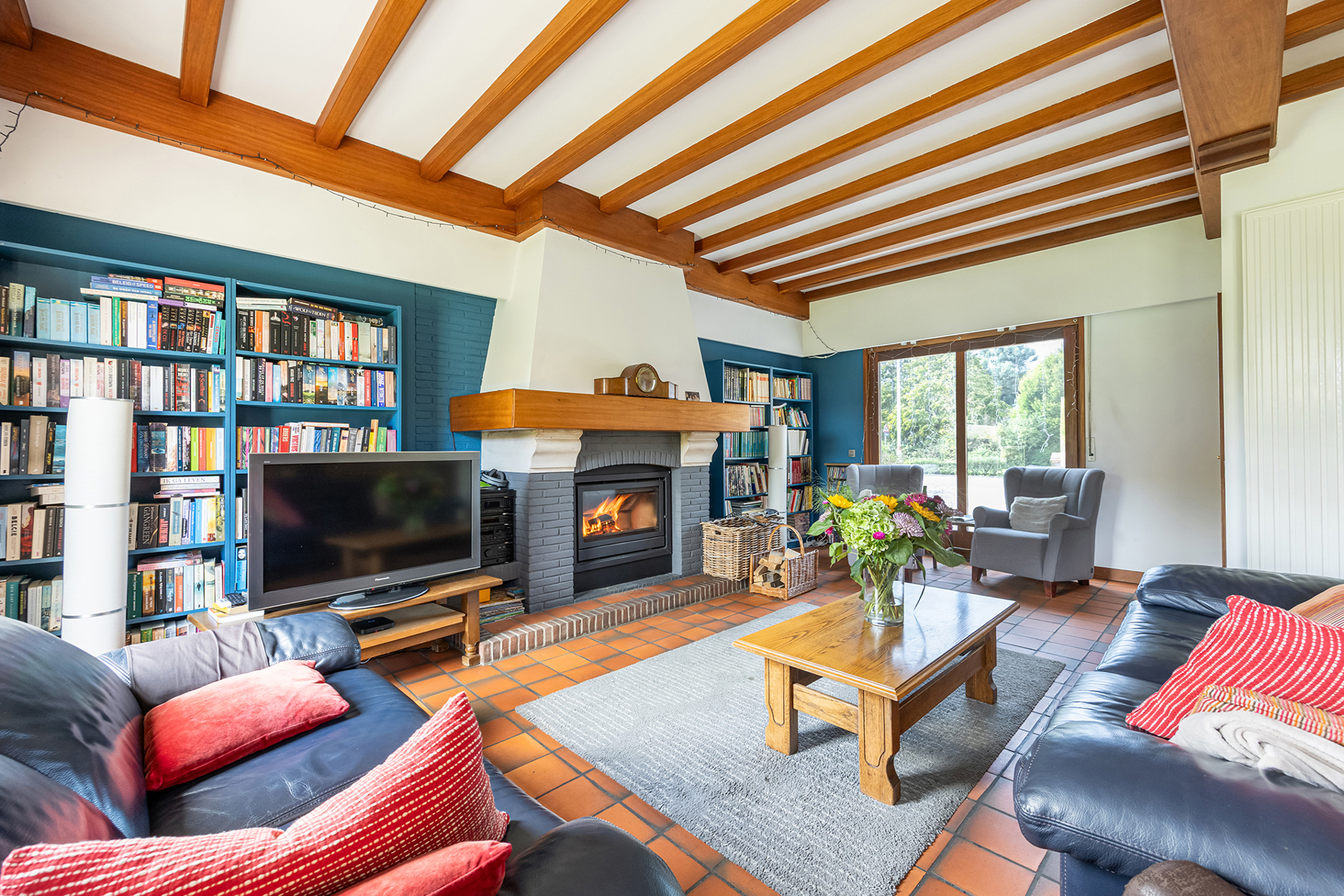 Landhuis met 4 slaapkamers, dubbele oprit en zonnige tuin! - foto 4