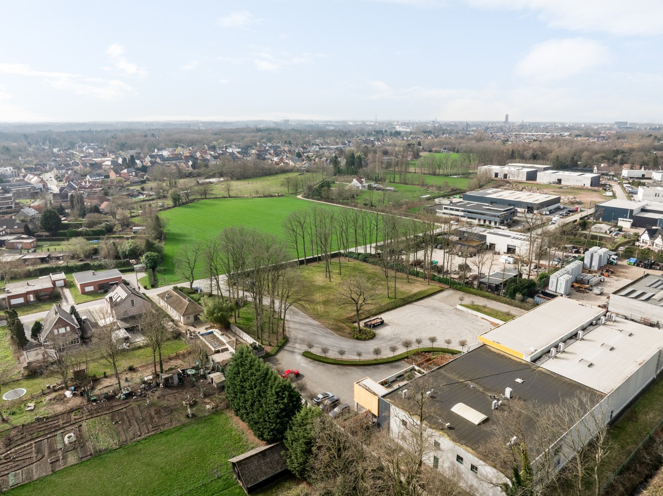 Gelijkvloerse woning met 2 slpkrs en zwembad te Bonheiden - foto 4