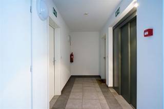 HUURVOORWAARDEN  Maandelijkse huur: 950 €Gemeenschappelijke lasten: Voorziening van 95 €Privé lasten: Elektriciteit, water, gasverwarming, telefoon,...