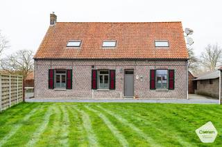 OPENDEURDAG OP ZATERDAG 14 MAART 2026 ( op afspraak)AUTHENTIEKE WONING op 3060 m² in landelijke omgeving. Deze woning heeft een bewoonbare...