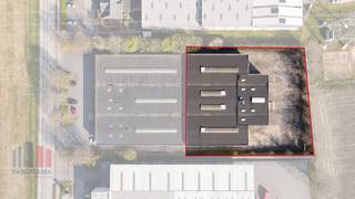 Bâtiment commercial composé de 1.230 m² d'entrepôt et de 760 m² de bureaux à louer. Fantastiquement situé le long de la très animée Assesteenweg,...