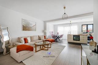 Bright and energy-efficient duplex apartment in the heart of Zellik, located in a small-scale building with only two apartments.On the ground floor,...
