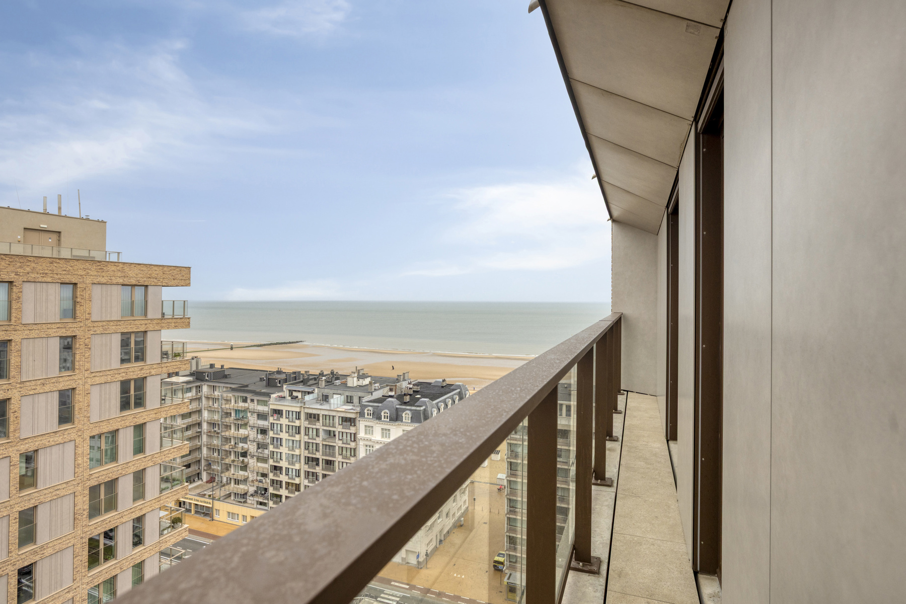Prachtige assistentiewoning met zeezicht en zonnig terras - foto 5