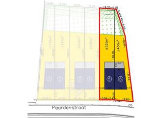 Ontdek deze prachtige woning in Mariekerke, een idyllische deelgemeente van Bornem. Hier geniet je van een oase van rust, terwijl je toch vlakbij winkels, scholen en openbaar vervoer woont. De basisschool ligt op slechts 1 km afstand en een bushalte bevindt zich op amper 60 meter. De woningen liggen in de groene omgeving van de Schelde en het natuurreservaat "Eiland van Mariekerke", waar je eindeloos kunt wandelen en fietsen. Bovendien geniet je achteraan het terrein van een adembenemend vergezicht over de omliggende natuur.
Deze moderne woning biedt een doordachte indeling met een inkomhal, een ruime en lichtrijke woon- en eetkamer, een open keuken, 3 slaapkamers en 1 badkamer. Jij bepaalt zelf de afwerking van de keuken, badkamer, vloeren en binnendeuren, zodat jouw nieuwe thuis volledig aansluit bij jouw smaak en wensen.
Wil jij wonen op deze unieke locatie? Contacteer ons vandaag nog voor meer informatie!