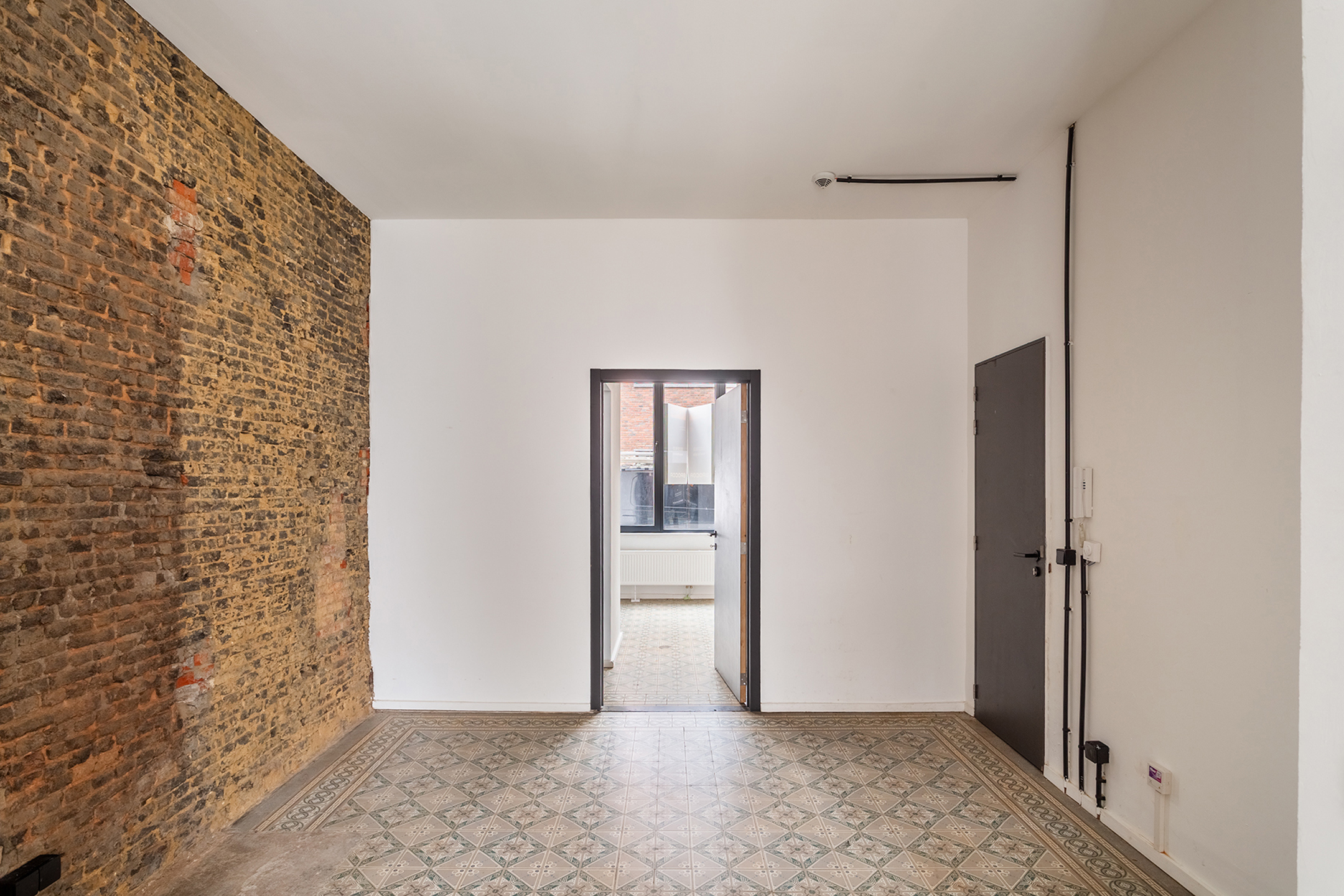 Te koop: 1-slaapkamer appartement met koer – Antwerpen - foto 2
