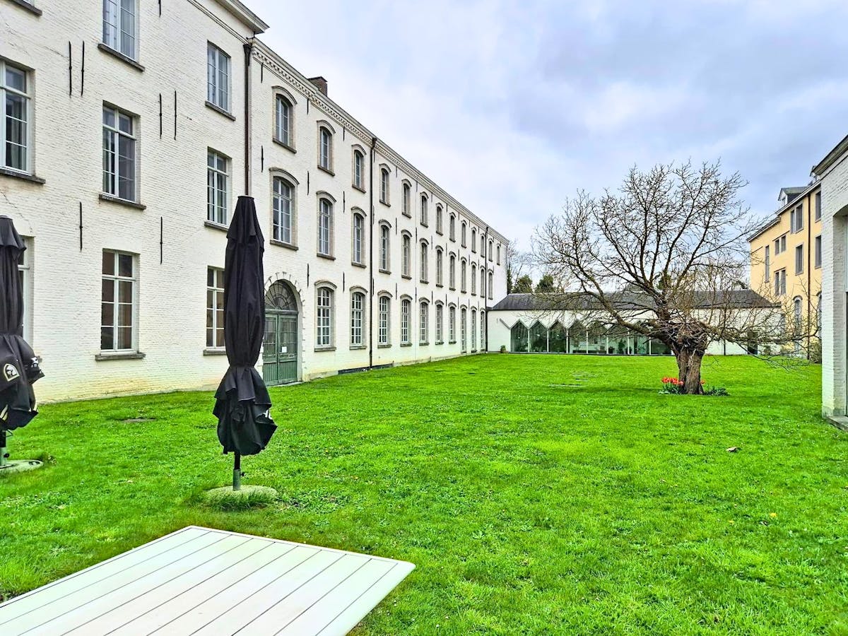 Uniek kantoor (161 m²) te huur in hartje Drongen - foto 2