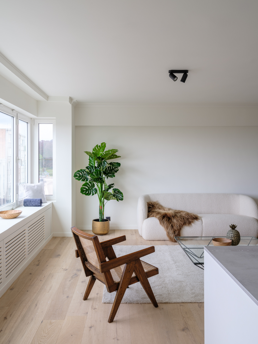 Ruim en lichtrijk 3 slpk appartement met terras nabij het station Gent-Sint-Pieters - foto 3