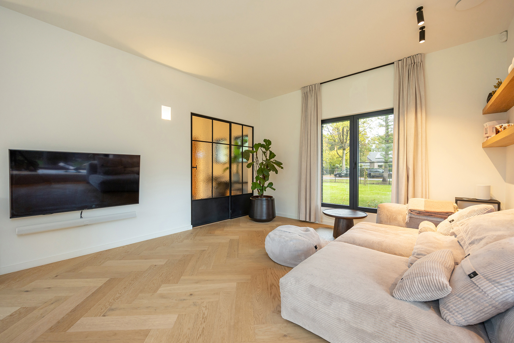 SFEERVOL WONEN IN EEN VOLLEDIG GERENOVEERDE WONING - foto 3