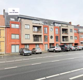Stijlvol en instapklaar appartement met een lichtrijke leefruimte, twee comfortabele slaapkamers, een volledig ingerichte keuken, bergruimte en...