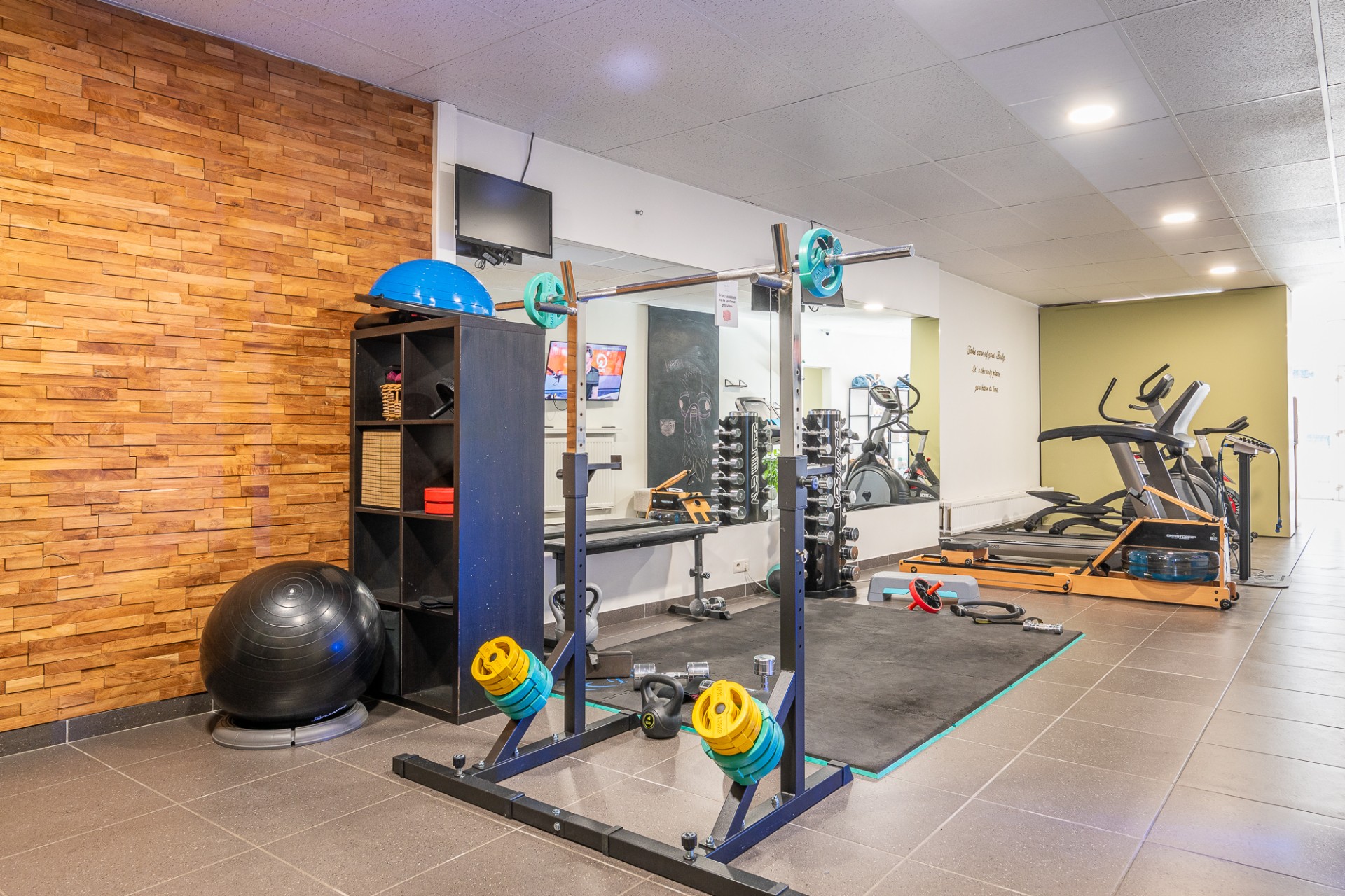 Handelsgelijkvloers en appartement op toplocatie te Tielt - foto 4