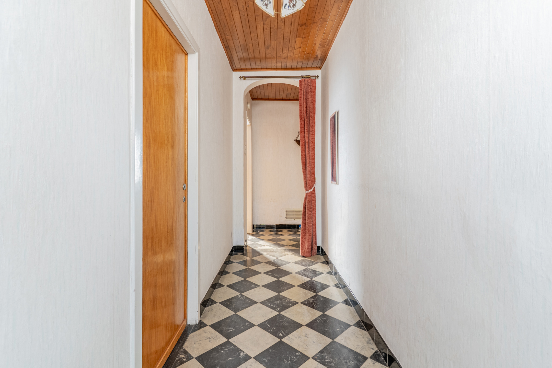 Op te frissen woning met 2 slpk en mooie tuin te Turnhout - foto 4