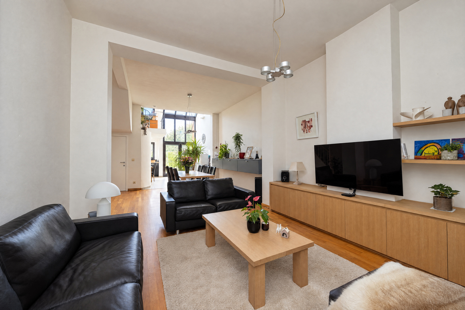 PRACHTIGE WONING MET DIEPE TUIN EN DUBBELE GARAGE - foto 5
