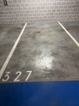 Autostaanplaats in parking Indigo Zuiderplein in Nieuw-Zuid.
Autostaanplaats gelegen op -3,. Op deze verdieping enkel eigenaars van een autostaanplaats.
Beveiligd met een extra barreel.
De autostaanplaats is gelegen dichtbij de lift.
Erg comfortabele parkeergarage.