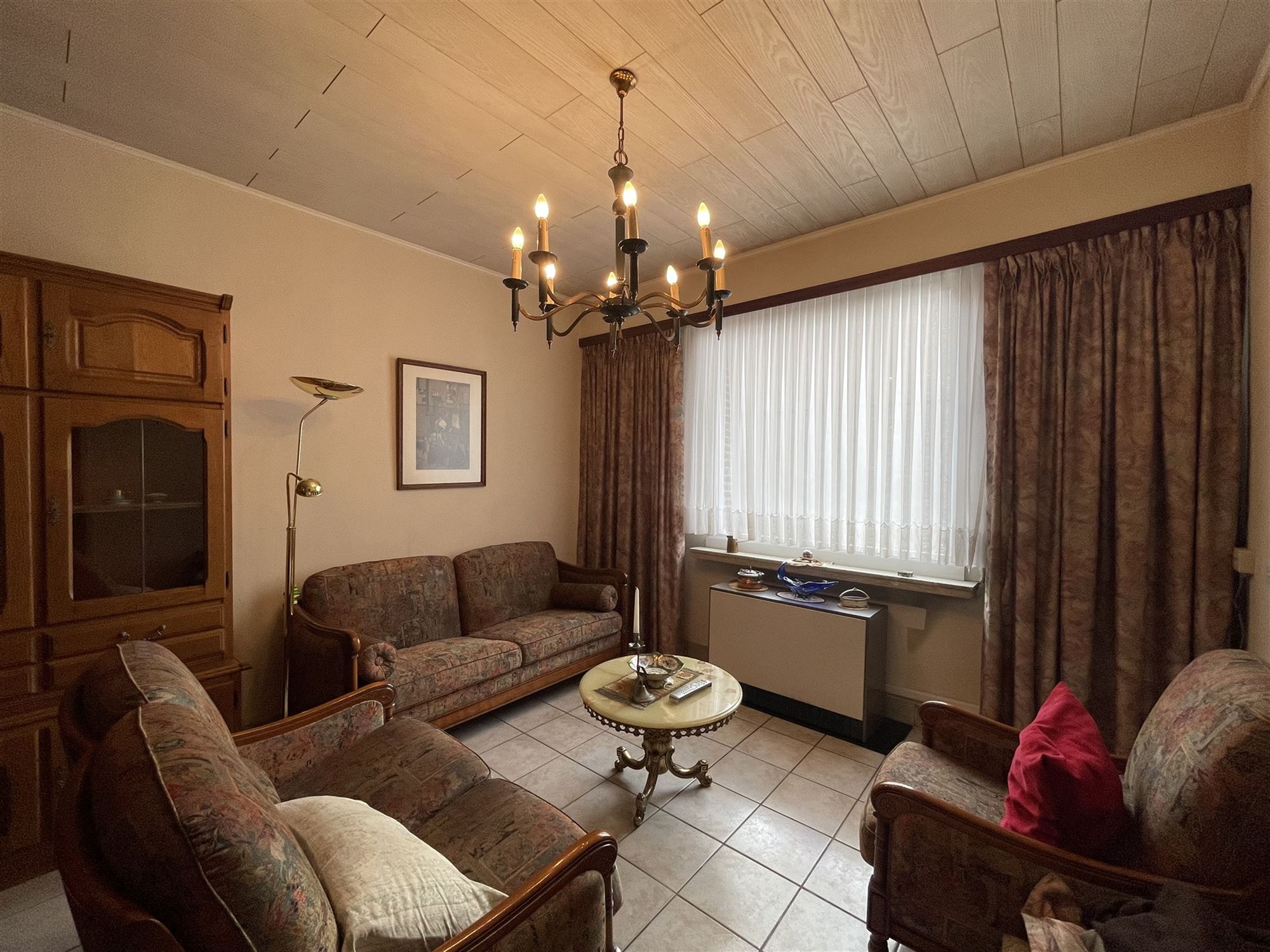 Woning met drie slaapkamers, terras en garage. - foto 4