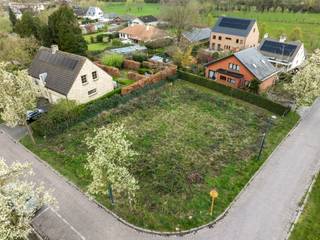 Zeer rustig en residentieel gelegen bouwgrond van 665m2 op TOPLOCATIE in Kontich-Kazerne!  Deze grond bevindt zich in een doodlopende straat, in...