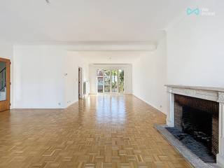 TEL: 0456 12 69 85Email: clara.jacquy@weinvest.beWe Invest is proud to present this 4-bedroom house with garden, located at Clos du Trèfle 19,...