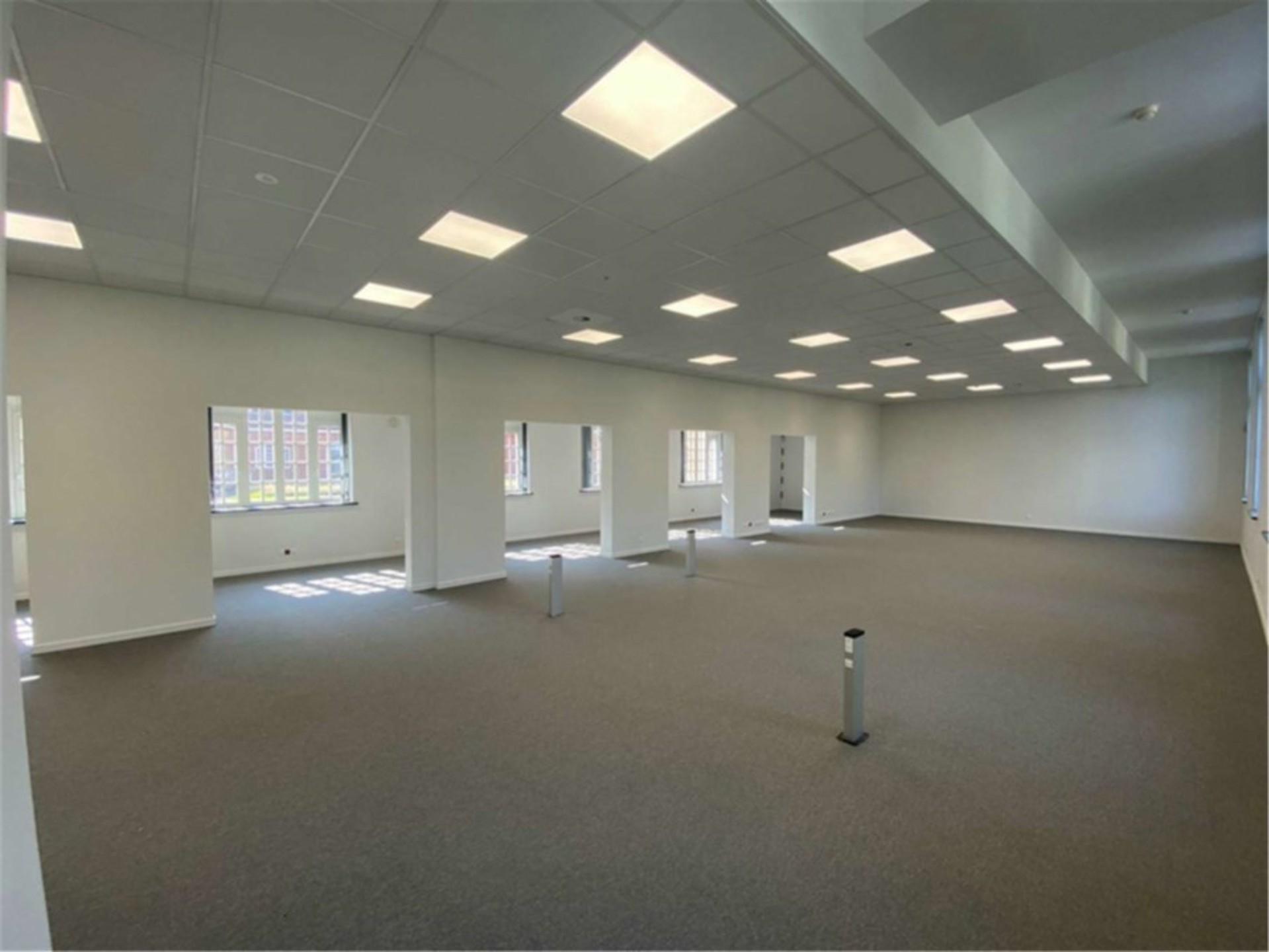 Commercial for rent in Aalst - photo 3