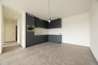 BEN-APPARTEMENT (85 M²) OP DE 4DE VERDIEPING MET TERRAS, ONDERGRONDSE AUTOSTAANPLAATS EN BERGING.INDELINGInkomhal , toiletruimte met handenwasser,...