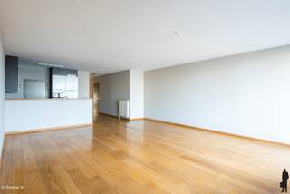 Prachtig instapklaar 2 slaapkamer appartement (ca. 120 m²) met adembenemend zicht op het 't Mas en het Bonapartedok!GA NAAR WWW.DEBOERENPARTNERS.BE...