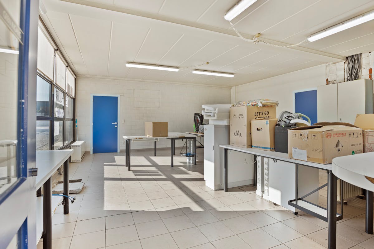 Bedrijfsgebouw met magazijnen te koop in Avekapelle - foto 4