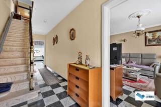 Deze woning is gelegen nabij het centrum van Koekelare en op een boogscheut van het Motepark.Indeling woning:* inkom* toilet* woonkamer* keuken*...